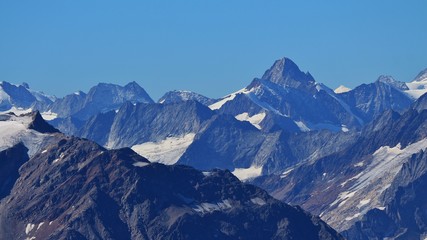 Fototapeta na wymiar Rugged mountains in the Swiss Alps