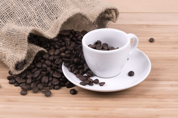 Kaffeebohnen im sack. 