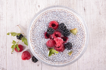 smoothie bowl with chia seed