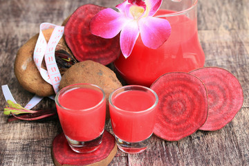 fresh beetroot and juice