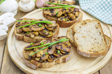 Balsamic mushrooms and green onion bruschetta