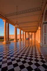 Versailles, Grand Trianon éclairé par le coucher de soleil
