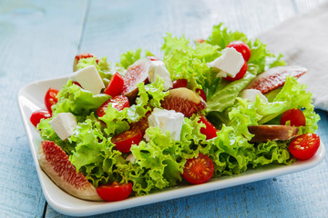 salad with figs tomato and feta cheese