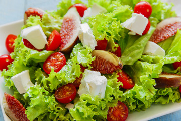 salad with figs tomato and feta cheese