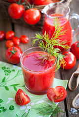 Tomato juice and fresh tomatoes