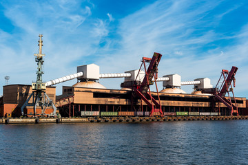 Fototapeta na wymiar Coal conveyor with lifting crane