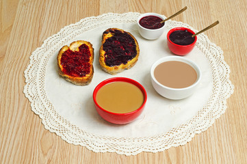 toast with  blackberry and raspberries jam
