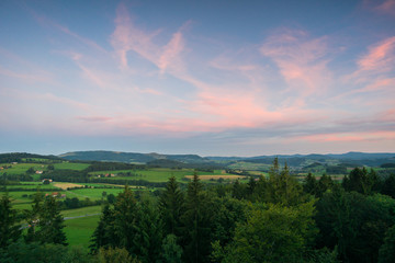 Sonnenuntergang im Mittelgebirge (Rhön)