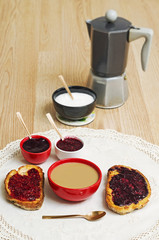 toast with  blackberry and raspberries jam