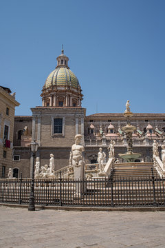 Fontana Pretoria in piazza Pretoria in Palermo, Sicily.