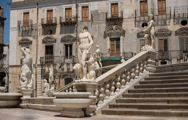 Fototapeta na wymiar Fontana Pretoria in piazza Pretoria in Palermo, Sicily.