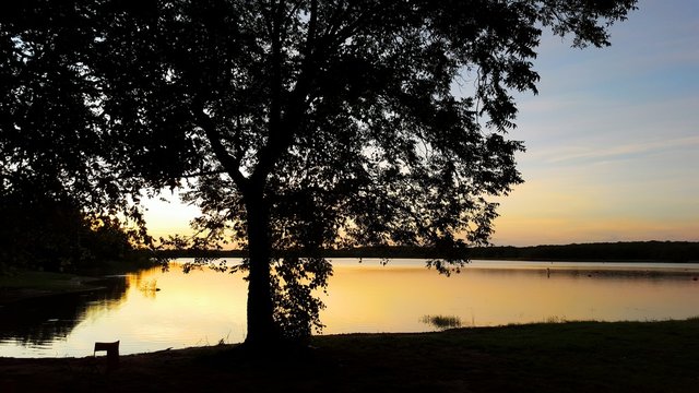 Lake sunset 09164