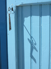 blue door key