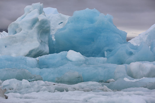 Eisberge in der Gletscherlagune Jokulsarlon. Island 