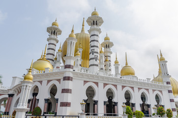 Fototapeta na wymiar Ubudiah Mosque in Perak, Malaysia