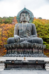 Giant statue of Buddha in the Sinheungsa Temple