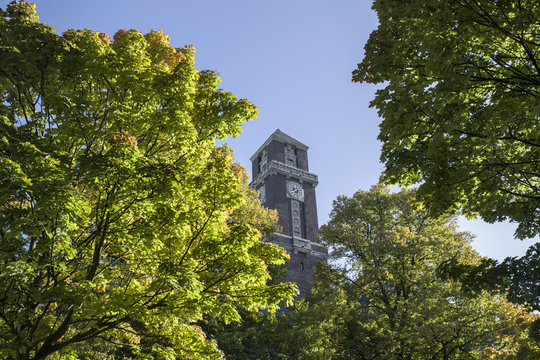 Rathausturm im Herbst