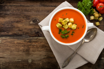 Tomatensuppe mit Croutons