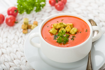 Tomatensuppe mit Croutons