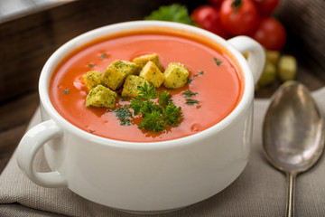 Tomatensuppe mit Croutons