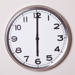 orologio alle sei in punto