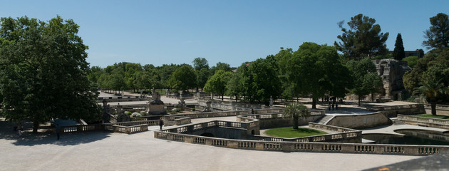 Fototapeta na wymiar Jardins de la fontaine