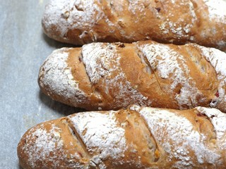 焼き上がりのパン
