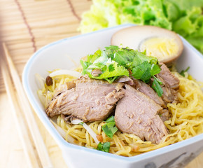egg noodle with boiled duck in bowl
