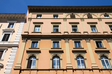 Fototapeta na wymiar Rome apartment building