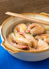 Casseroled prawns with vermicelli