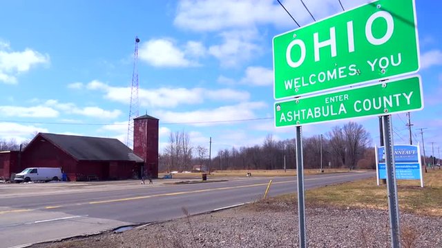 A sign welcomes visitors to Ohio.