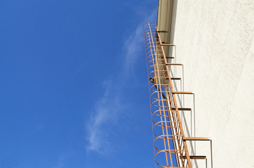 vertical metal fire ladder for low-rise buildings