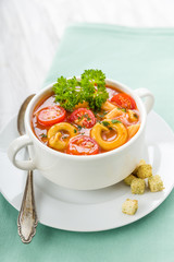 Tomatensuppe mit Nudeln