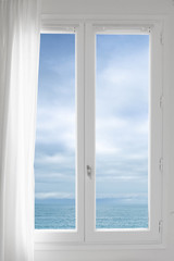 fenêtre vue mer bleu horizon vitre rêve imagination idée vaca