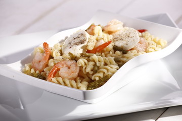 fresh shrimp with cheese and pasta  