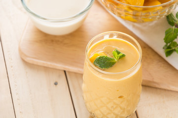 mango smoothie