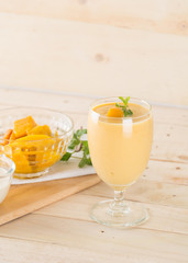 mango smoothie