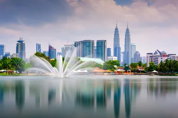 Fotobehang Kuala Lumpur Skyline van Kuala Lumpur-park