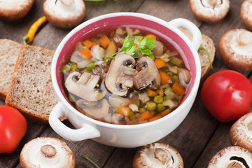 Clear mushroom soup