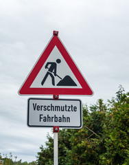 Baustelle Verschmutzte Fahrbahn Schild