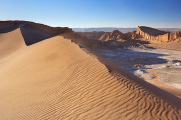 Fototapeta na wymiar Sand dune in Valle de la Luna, Atacama Desert, Chile