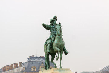 Obraz premium Louis XIV statue in Versailles