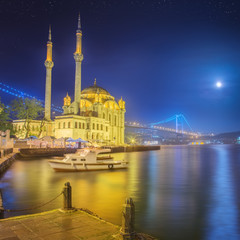 Fototapeta na wymiar Ortakoy mosque and Bosphorus Bridge Istanbul