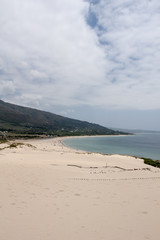 Dunas de arena en las playas de Bolonia en la costa de Tarifa, Cádiz