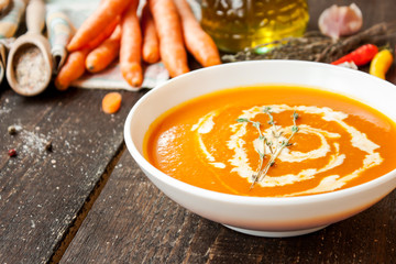 Carrot cream soup with cream and thyme