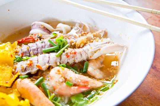 Mantis shrimp and seafood noodle