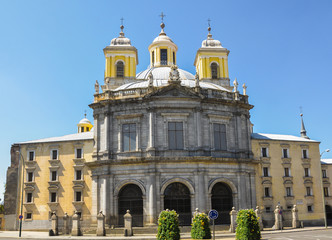 Fototapeta na wymiar Real Basílica de San Francisco el Grande, Madrid, España
