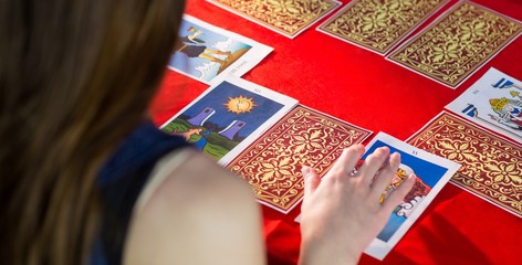 Fortune teller using tarot cards - obrazy, fototapety, plakaty