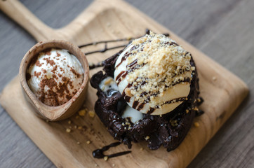brownie with icecream