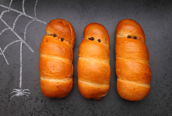 food for Halloween: Sausages in the dough, 